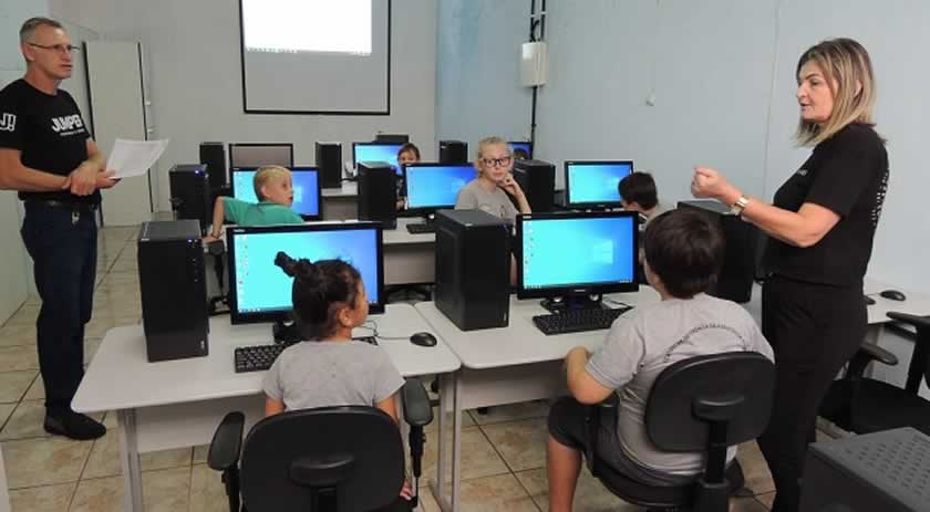 Governo investe R$ 37 mil em computadores