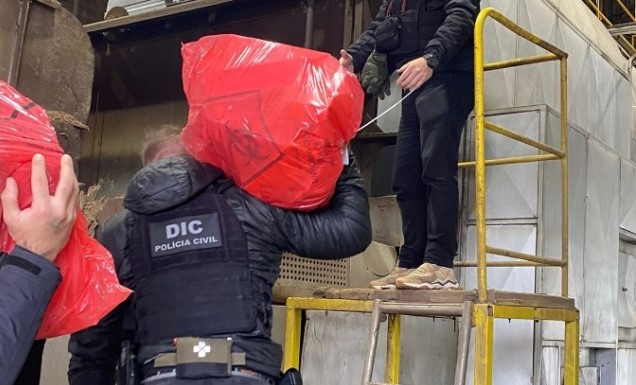 Polícia incinera mais de uma tonelada de drogas apreendidas em operações