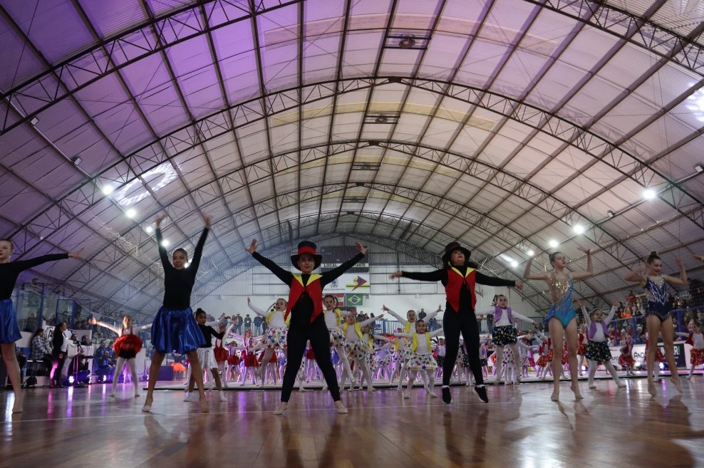 6º Festival de Ginástica Rítmica encanta o público e lota ginásio