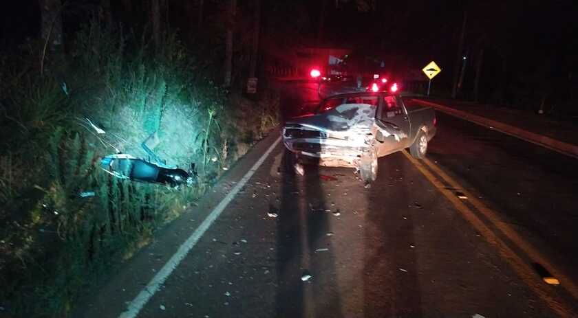 Motorista anda na contramão, bate de frente com motocicleta e foge do local em Caibi