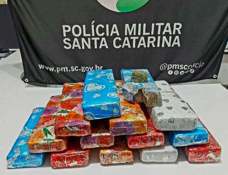 Adolescente de 16 anos é apreendido com quase 9 kg de maconha