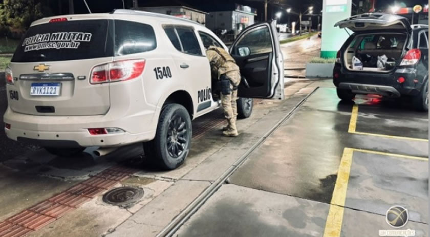 PM flagra contrabando de medicamentos em carro