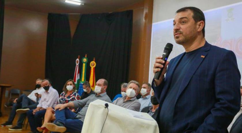 Governador anuncia investimentos de R$ 19,5 milhões para o município