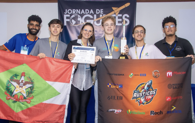 Escola SESI de SMOeste conquista quarto título nacional consecutivo na Jornada de Foguetes