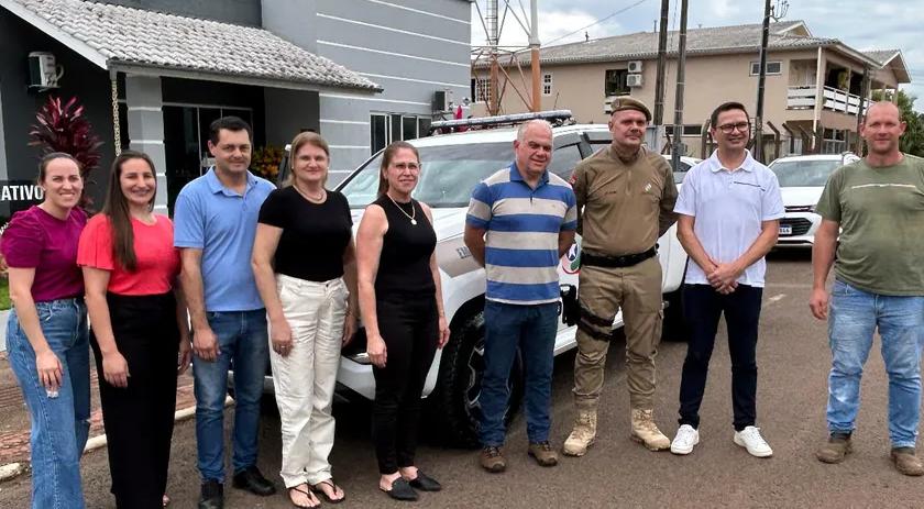 Município recebe nova viatura 4x4 para reforçar patrulhamento da Polícia Militar