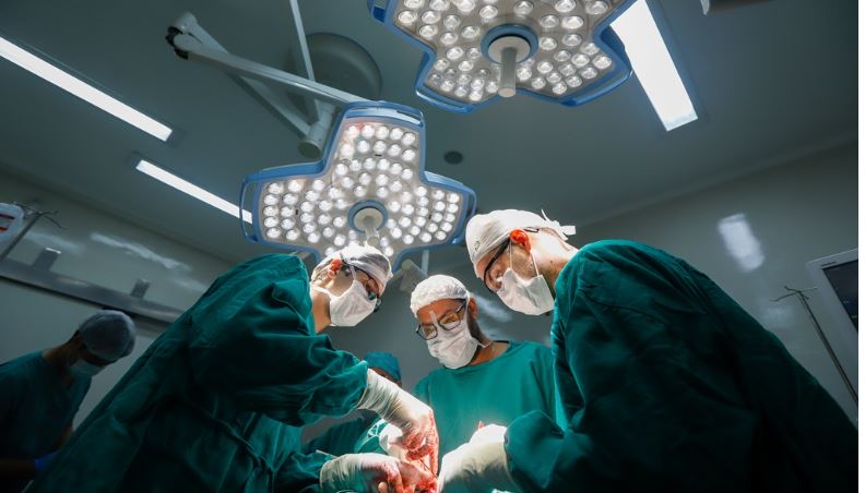 Santa Catarina reduz tempo de espera e avança no tratamento de câncer