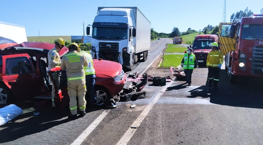 Mulher morre após colisão lateral na BR-280 no trevo de acesso a Salgado Filho