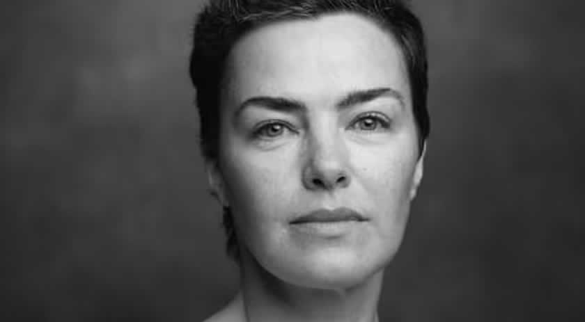 Ana Paula Arósio reaparece aos 47 sem maquiagem em ensaio fotográfico