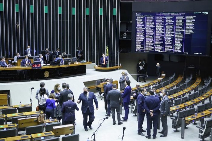 Câmara aprova em segundo turno PEC dos precatórios, que viabiliza Auxílio Brasil