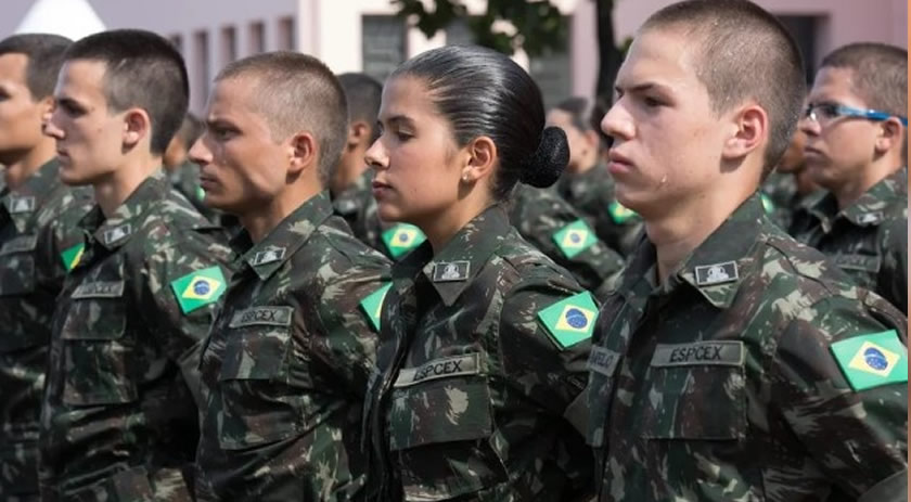 Alistamento militar feminino começa em 1° de janeiro