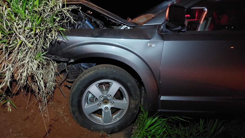 Motorista com sinais de embriaguez sofre acidente durante a madrugada
