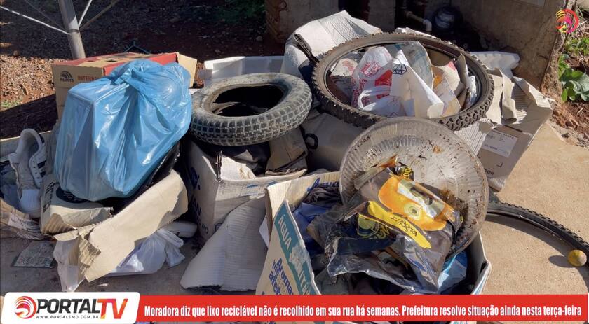 Moradora diz que lixo reciclável não é recolhido há semanas em sua rua