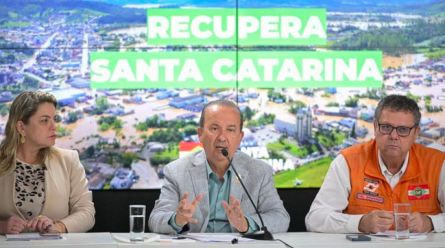 Governo de SC anuncia pacote de auxílio para atingidos pelas enchentes