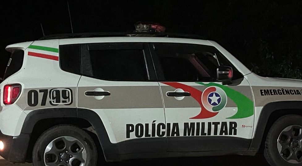 Homem é preso por agressão e dano em caso de violência doméstica