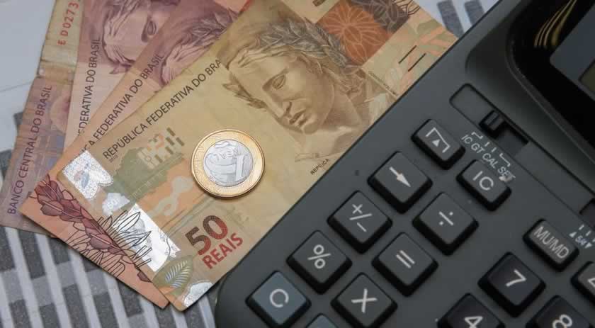Brasil atinge recorde de 83,9 milhões de inadimplentes; bancos e cartões lideram dívidas