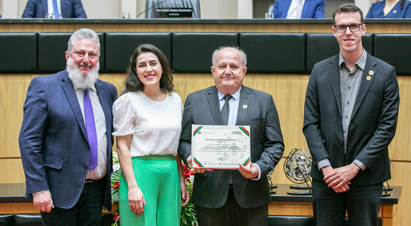 Sicoob São Miguel é Reconhecido com Certificado de Responsabilidade Social em Santa Catarina