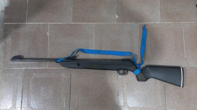 Polícia Civil cumpre mandado de busca e apreensão e prende homem por posse ilegal de arma de fogo