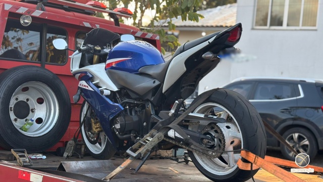 Motociclista é preso por adulteração de placa no centro