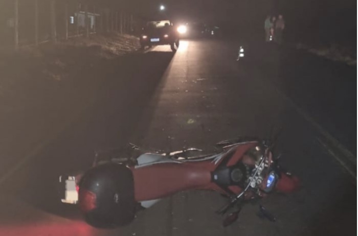 Jovem morre e motociclista fica gravemente ferido após queda de moto no interior de Tunápolis