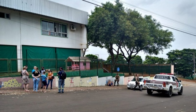 Homem em surto ameaça invadir creche em Chapecó e causa medo