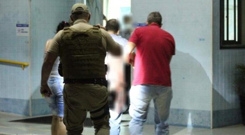 Homem é esfaqueado nas costas durante evento em casa de shows