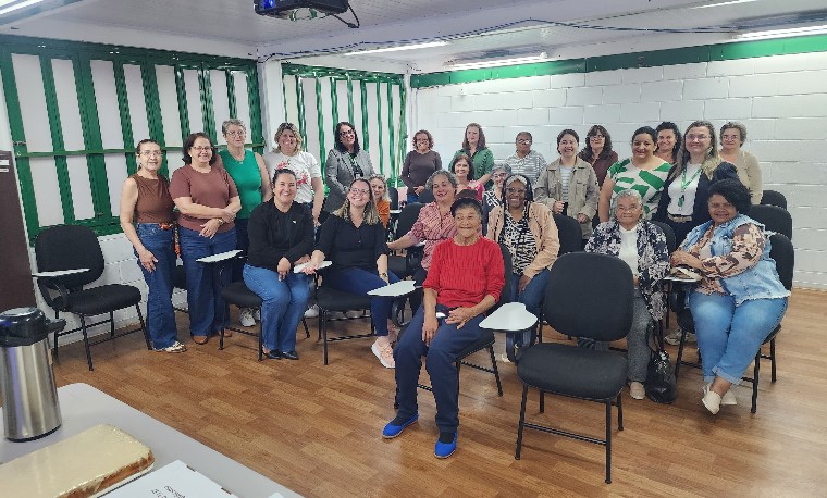 Capacitação sobre educação financeira reúne mulheres dos Clubes de Mães e da ACASMO