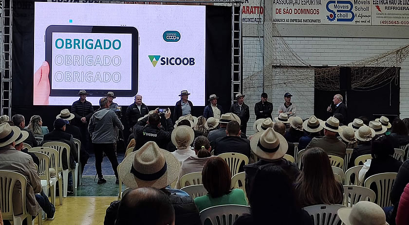 Sicoob São Miguel realiza reunião semestral com delegados durante a ExpoCedro 2023
