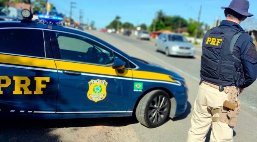 Motorista é preso em Ponte Serrada após ser abordado com para-brisa trincado