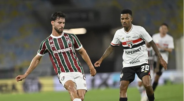 Fluminense trucida o São Paulo e garante vaga na Libertadores 2026