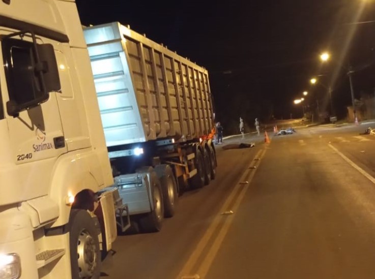 Motociclista morre em acidente com caminhão na SC-480