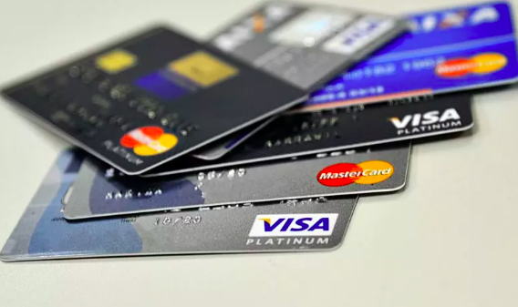 8 a cada 10 catarinenses não guardaram dinheiro para comprar na data