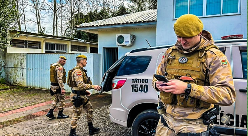 Após cumprir medidas socioeducativas, menores são novamente apreendidos traficando