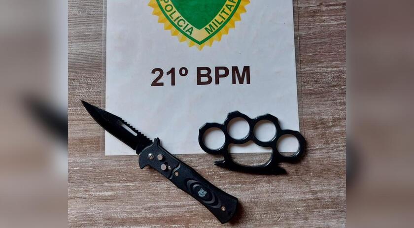 Adolescente é flagrado com canivete e soco inglês em escola de Marmeleiro