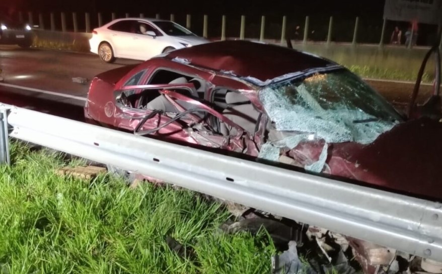 Mulher morre e três ficam feridos em acidente entre dois carros em rodovia catarinense