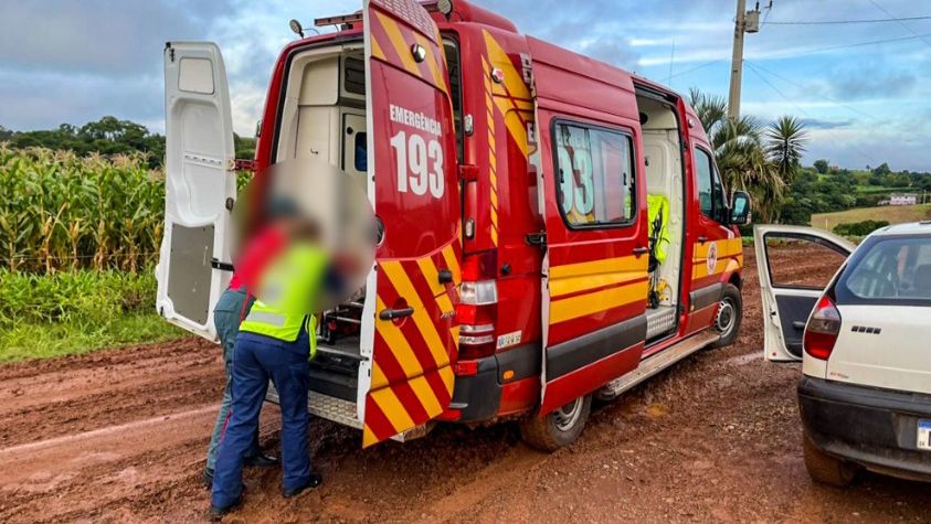 Homem é socorrido com ferimentos graves após acidente com roçadeira no interior de Paraíso