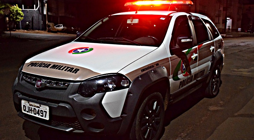 Homem é preso após dar pedrada na esposa e dizer que ia matar o tio a facadas