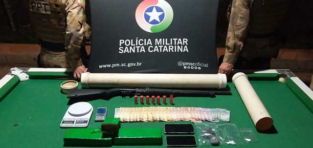 Irmãos são presos por tráfico de drogas no interior