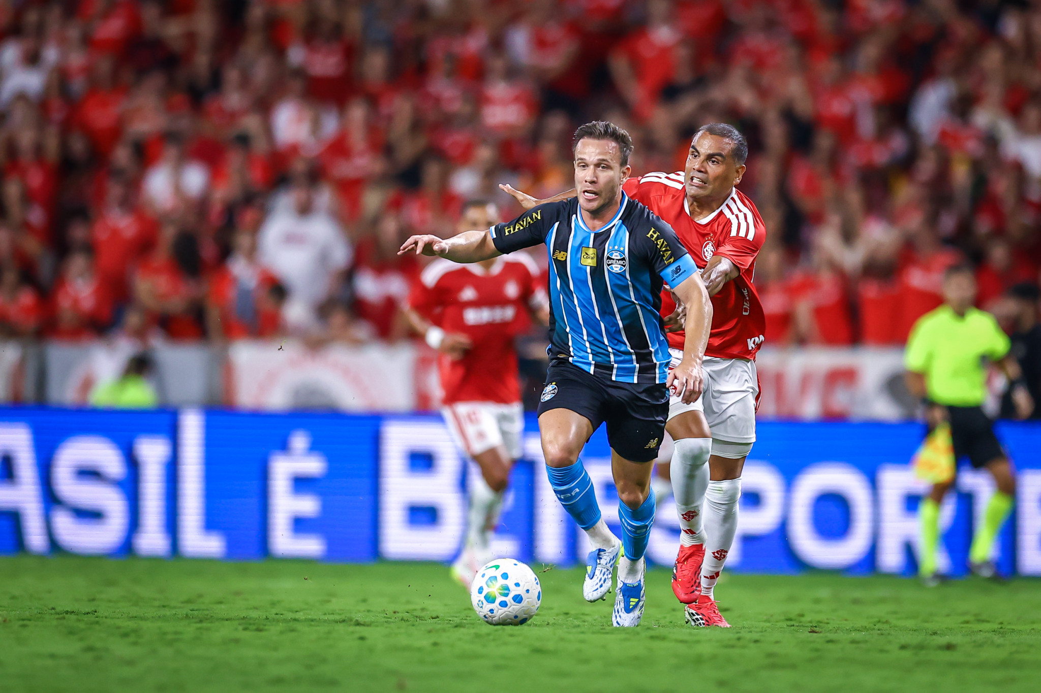 Em jogo morno, Gre-Nal termina em empate sem gols