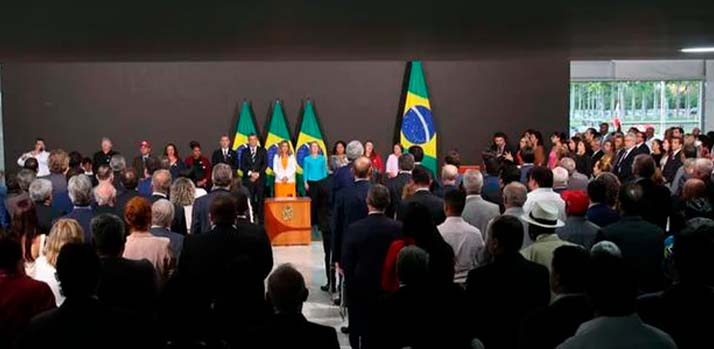 Sete ministros de Lula assumem o cargo hoje