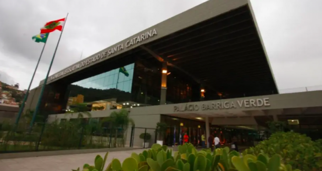 Alesc aprova orçamento de SC para 2026 com R$ 57 bilhões e foco em universidades e estradas