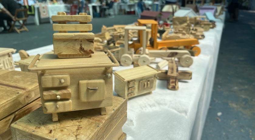 Feira Regional de Artesanato reúne expositores de oito municípios