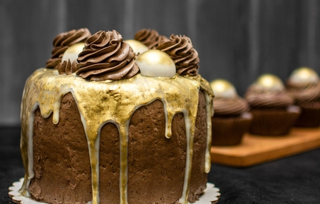 Anvisa suspende quatro marcas de glitter com material plástico