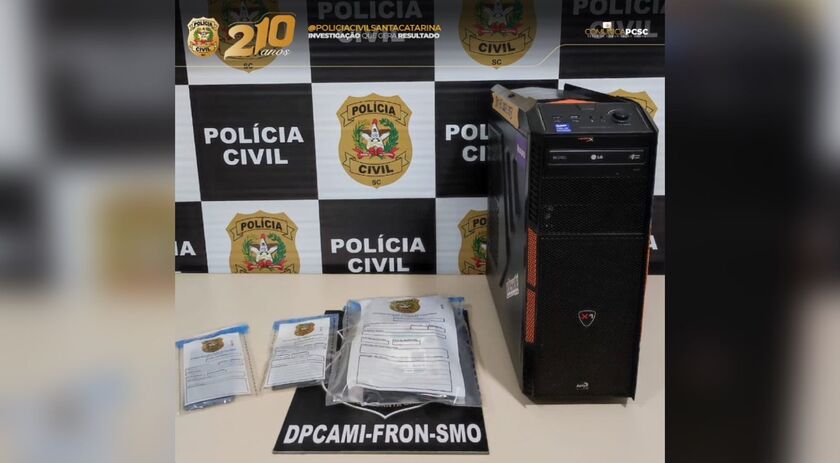Polícia realiza ação na casa de homem investigado por divulgar nudez da ex-companheira