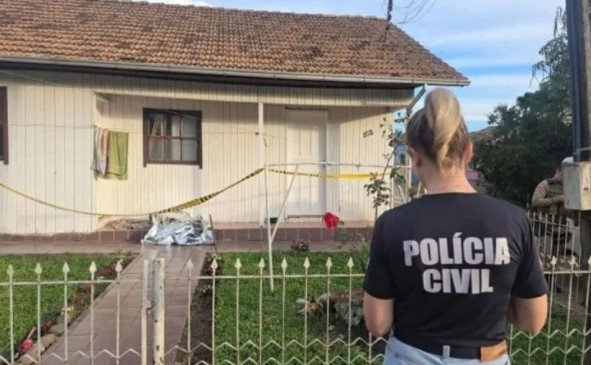 Mulher mata amiga com facada no peito em SC e testemunhas alegam possessão