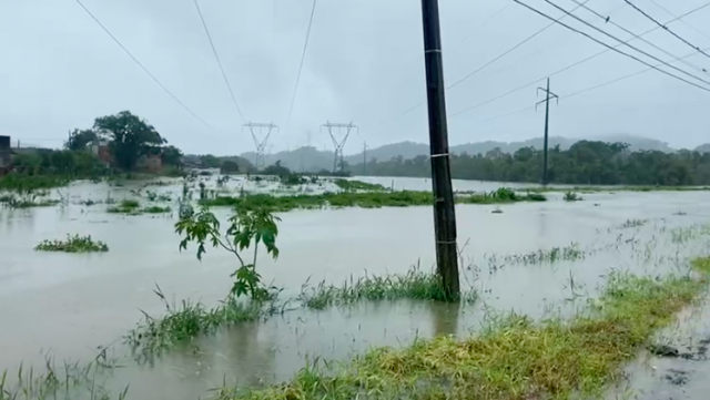 Chuva não dá trégua e causa destruição em SC