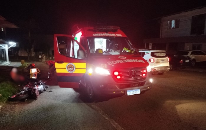 Jovem sofre queda de motocicleta em Maravilha e é conduzido ao hospital