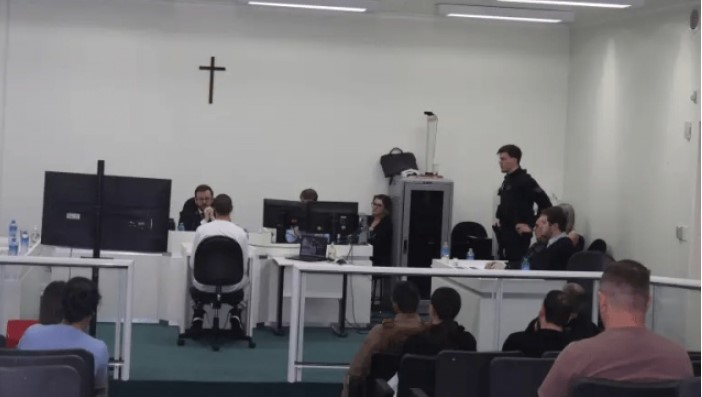 Homem é condenado a 22 anos de prisão por homicídio a facadas