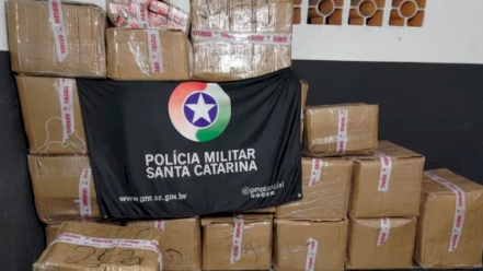 Motorista tenta fuga, mas é preso com 740 kg de maconha