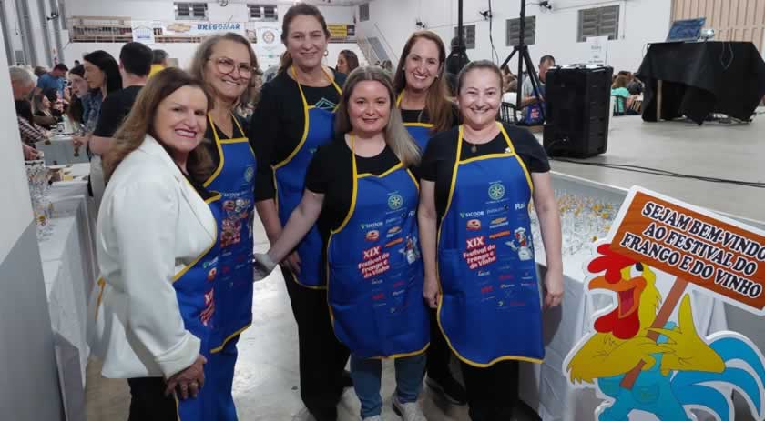 Cerca de 750 pessoas participam da 19ª edição do Festival do Frango e do Vinho