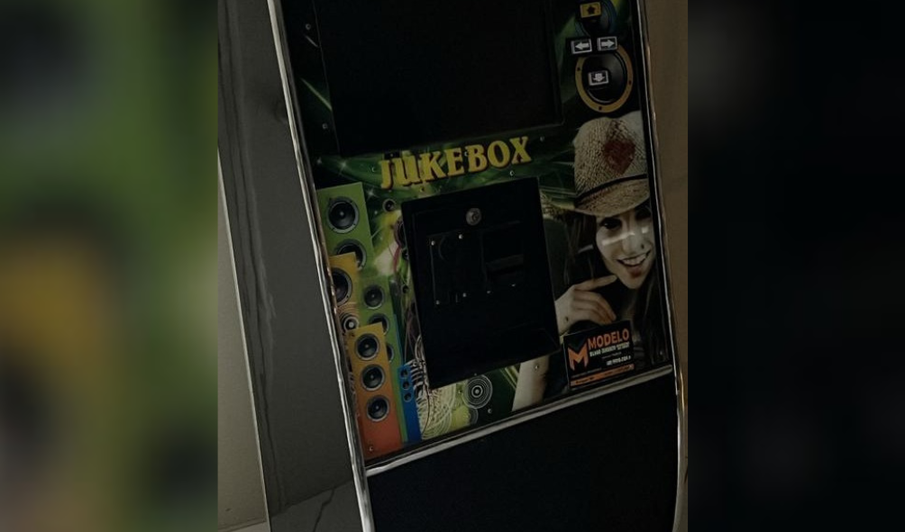 Polícia apreende jukebox por perturbação do sossego no Meio-Oeste